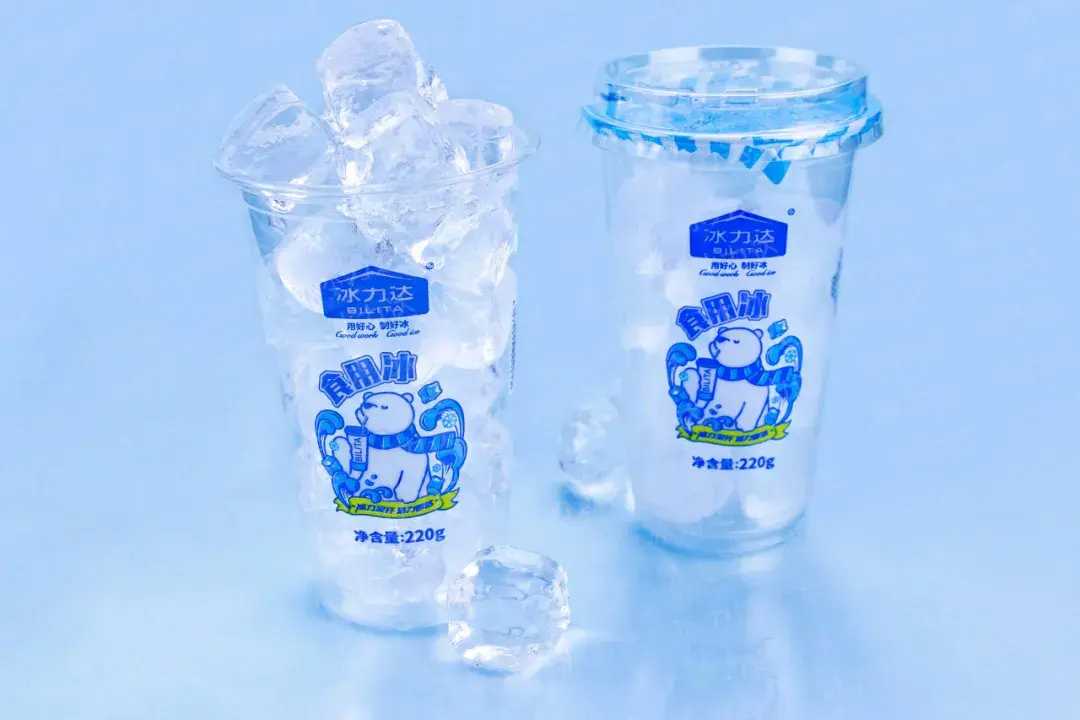全自動杯裝食用冰塊灌裝封口機(jī)：清涼一夏，盡在掌握
