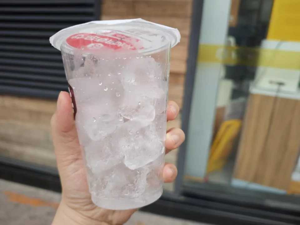 創(chuàng)新自動(dòng)化冰杯生產(chǎn)線——飲品行業(yè)的革命性變革，開(kāi)啟智能生產(chǎn)新時(shí)代